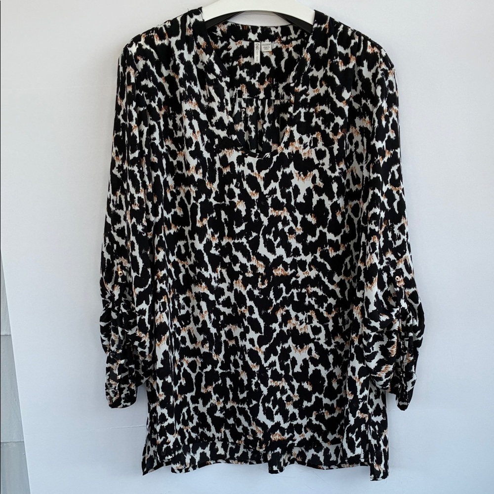 Cato Women’s Animal Leopard Print Blouse Size 22/24W Roll Tab Sleeves
